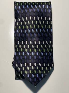 Covington 100% Silk Geometric Pattern Necktie Navy Blue Green